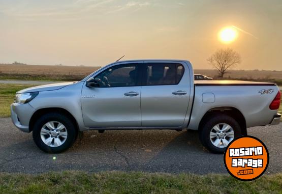 Camionetas - Toyota HILUX SR 2018 Diesel 230000Km - En Venta