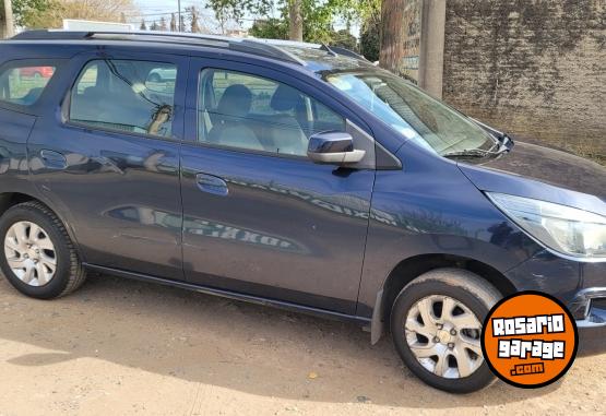 Autos - Chevrolet Spin 2015 GNC 200000Km - En Venta