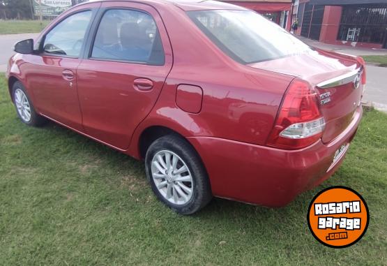 Autos - Toyota ETIOS XLS 2015 Nafta 113000Km - En Venta