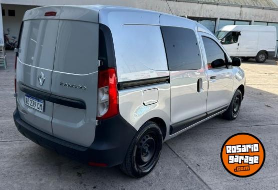 Utilitarios - Renault Kangoo mixto 2020 GNC 98000Km - En Venta