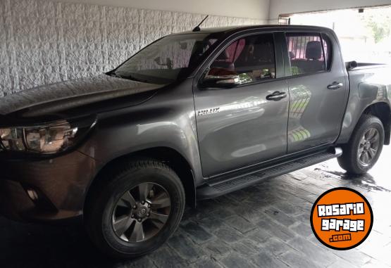 Camionetas - Toyota hilux srv 2016 Diesel 79100Km - En Venta