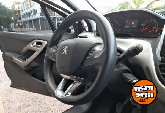 Autos - Peugeot 2008 allure - tracker 2016 Nafta 63000Km - En Venta