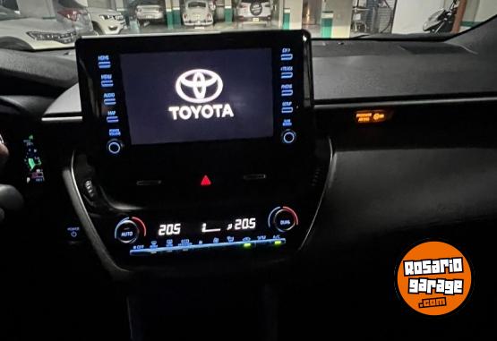 Camionetas - Toyota Corolla cross 2021 Electrico / Hibrido 64000Km - En Venta