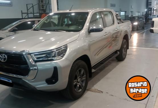 Camionetas - Toyota HILUX 2.8 SRV 4X2 AT 2022 Diesel 46000Km - En Venta