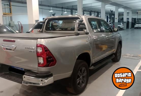 Camionetas - Toyota HILUX 2.8 SRV 4X2 AT 2022 Diesel 46000Km - En Venta