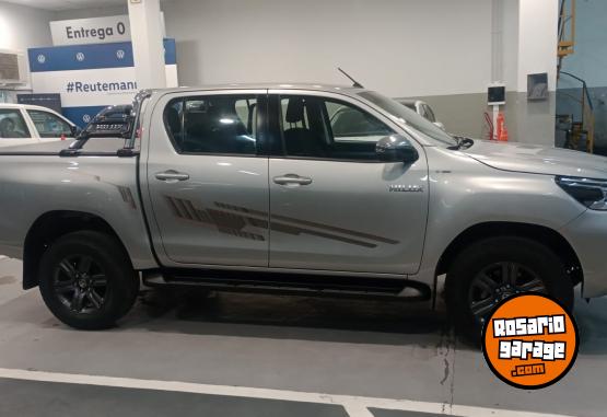 Camionetas - Toyota HILUX 2.8 SRV 4X2 AT 2022 Diesel 46000Km - En Venta