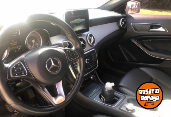 Autos - Mercedes Benz Gla 200 2017 Nafta 125000Km - En Venta