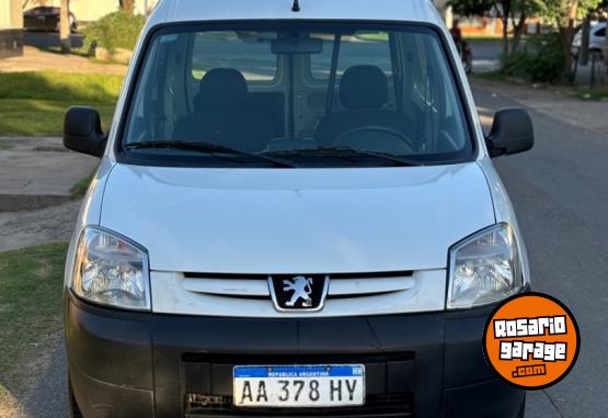 Utilitarios - Peugeot Partner 2016 Diesel 180000Km - En Venta