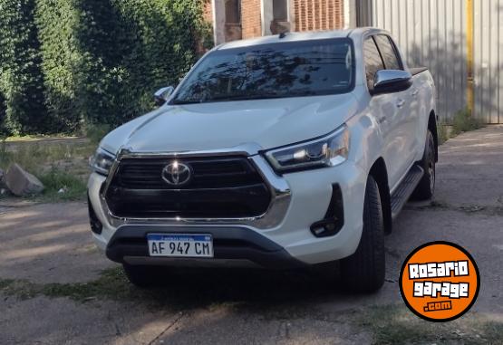 Camionetas - Toyota Hilux SRX 2023 Diesel 25400Km - En Venta