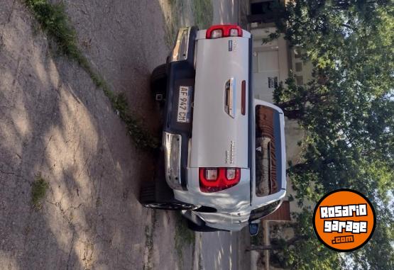 Camionetas - Toyota Hilux SRX 2023 Diesel 25400Km - En Venta