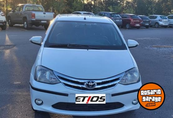 Autos - Toyota Etios 2016 Nafta 132000Km - En Venta