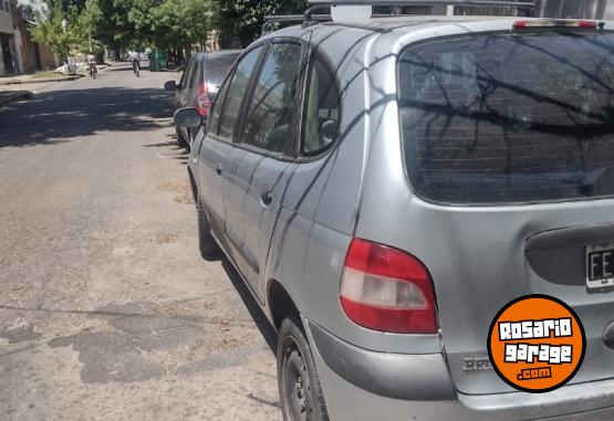 Autos - Renault Scenic 2005 Nafta 111111Km - En Venta