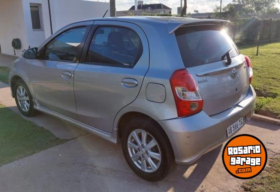 Autos - Toyota Etios XLS 2017 Nafta 99000Km - En Venta