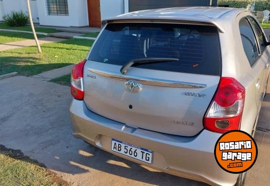 Autos - Toyota Etios XLS 2017 Nafta 99000Km - En Venta