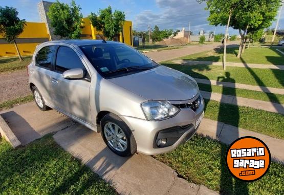 Autos - Toyota Etios XLS 2017 Nafta 99000Km - En Venta