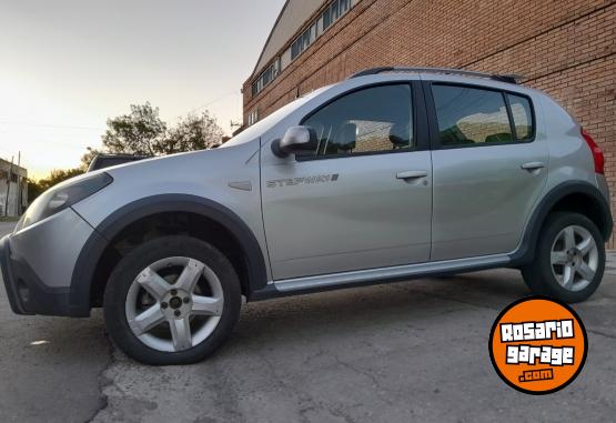 Autos - Renault Sandero Stepway Conf. 1.6 2011 Nafta 143000Km - En Venta