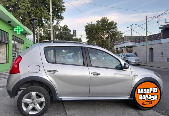 Autos - Renault Sandero Stepway Conf. 1.6 2011 Nafta 143000Km - En Venta