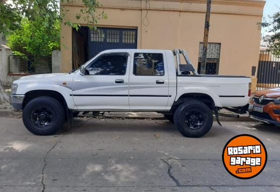 Camionetas - Toyota Hilux 2003 Diesel 270000Km - En Venta