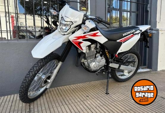 Motos - Honda TORNADO XR 250 2024 Nafta 1Km - En Venta