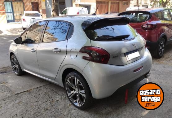 Autos - Peugeot 208 2016 Nafta 63000Km - En Venta