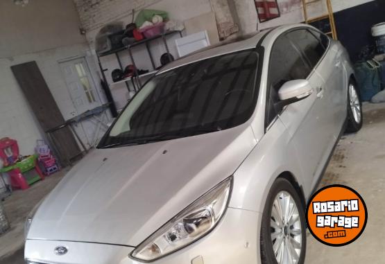 Autos - Ford Focus Titanium 2016 Nafta 88000Km - En Venta