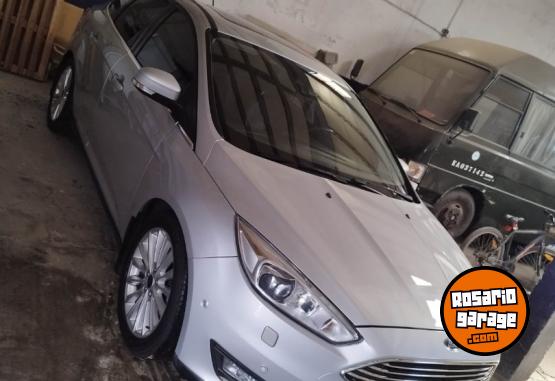 Autos - Ford Focus Titanium 2016 Nafta 88000Km - En Venta