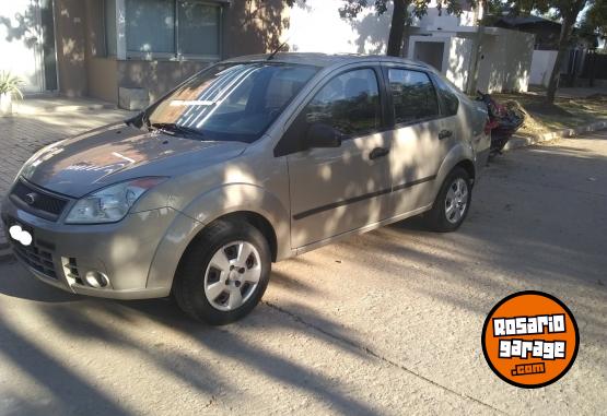 Autos - Ford Fiesta Max 2009 Nafta 205000Km - En Venta