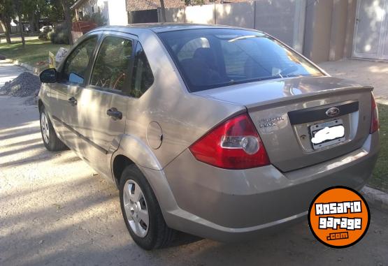 Autos - Ford Fiesta Max 2009 Nafta 205000Km - En Venta