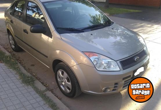 Autos - Ford Fiesta Max 2009 Nafta 205000Km - En Venta