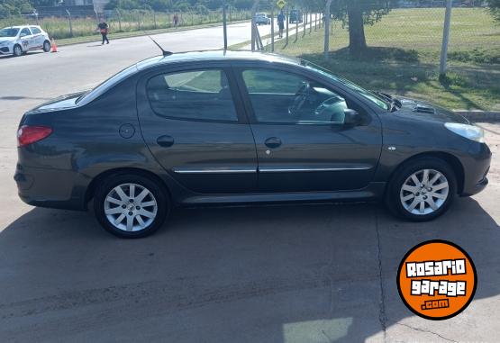 Autos - Peugeot 207 2011 Nafta 184000Km - En Venta