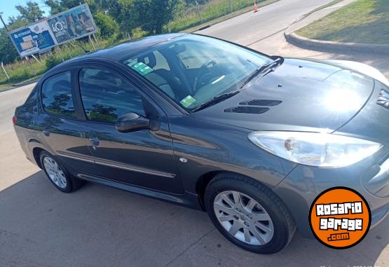 Autos - Peugeot 207 2011 Nafta 184000Km - En Venta