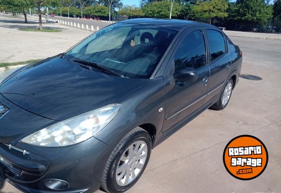 Autos - Peugeot 207 2011 Nafta 184000Km - En Venta