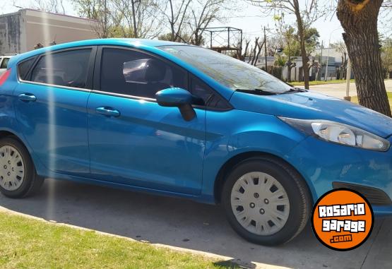 Autos - Ford Fiesta kinetic 2015 Nafta 93000Km - En Venta