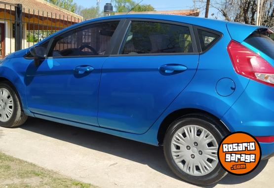 Autos - Ford Fiesta kinetic 2015 Nafta 93000Km - En Venta