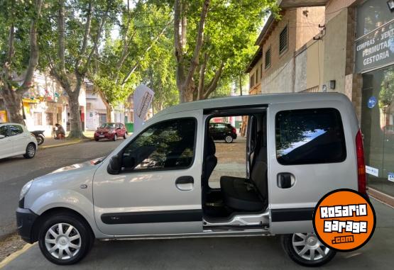 Utilitarios - Renault Kangoo 5 asientos 2014 Nafta 115000Km - En Venta