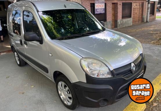 Utilitarios - Renault Kangoo 5 asientos 2014 Nafta 115000Km - En Venta