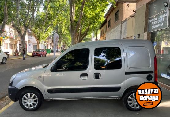 Utilitarios - Renault Kangoo 5 asientos 2014 Nafta 115000Km - En Venta