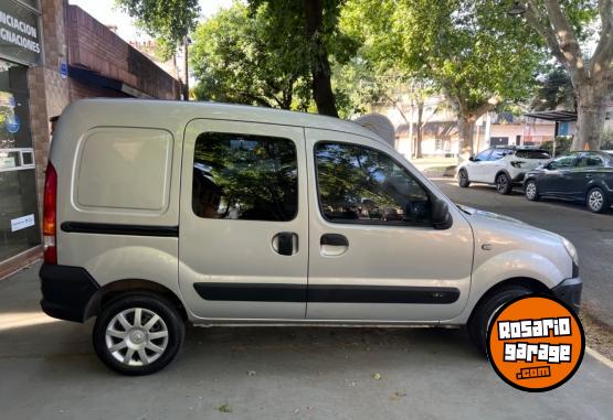 Utilitarios - Renault Kangoo 5 asientos 2014 Nafta 115000Km - En Venta