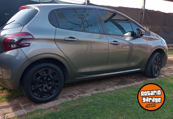 Autos - Peugeot 208 active 2016 Nafta 132000Km - En Venta