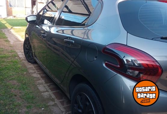 Autos - Peugeot 208 active 2016 Nafta 132000Km - En Venta