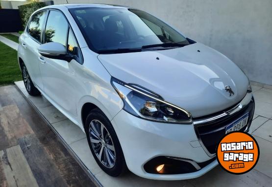 Autos - Peugeot 208 2017 Nafta 99000Km - En Venta