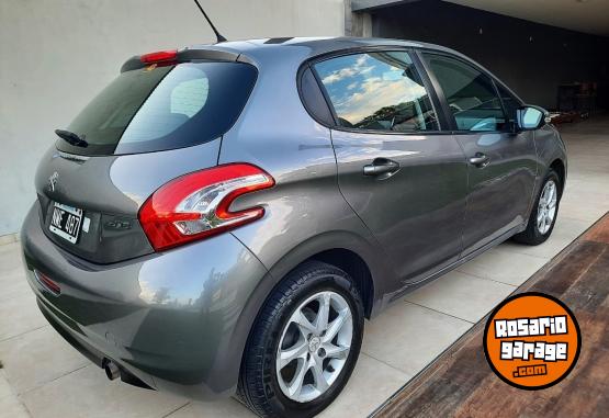 Autos - Peugeot 208 2014 Nafta 100000Km - En Venta