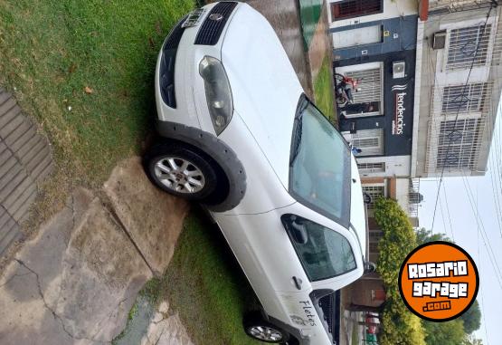 Utilitarios - Fiat Strada trekking 1.4 2010 Nafta 227000Km - En Venta