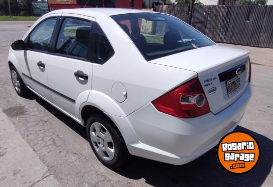 Autos - Ford FIESTA MAX 2009 Nafta 103000Km - En Venta