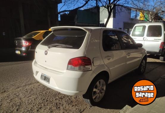 Autos - Fiat PALIO ESSENCE 2011 Nafta 129000Km - En Venta