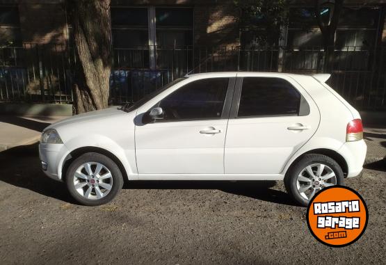 Autos - Fiat PALIO ESSENCE 2011 Nafta 129000Km - En Venta