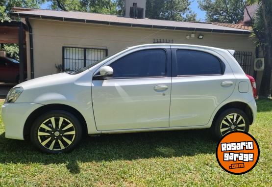 Autos - Toyota Etios Platinum 5P 2016 Nafta 62000Km - En Venta