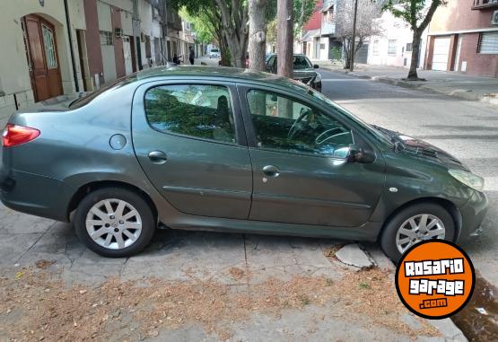 Autos - Peugeot 207 2010 Nafta 190000Km - En Venta