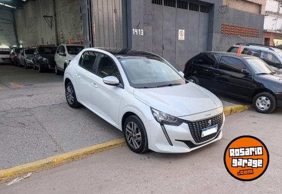 Autos - Peugeot 208 2023 Nafta 17000Km - En Venta