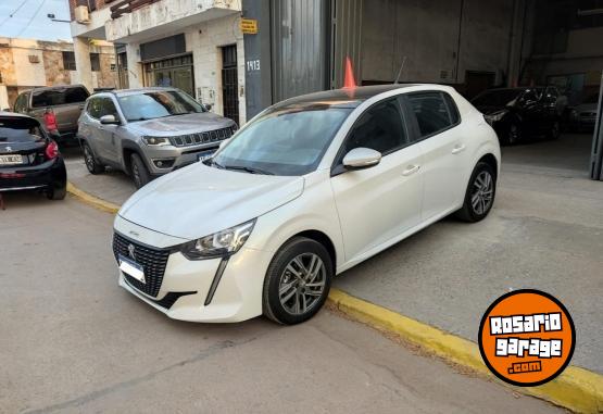 Autos - Peugeot 208 2023 Nafta 17000Km - En Venta